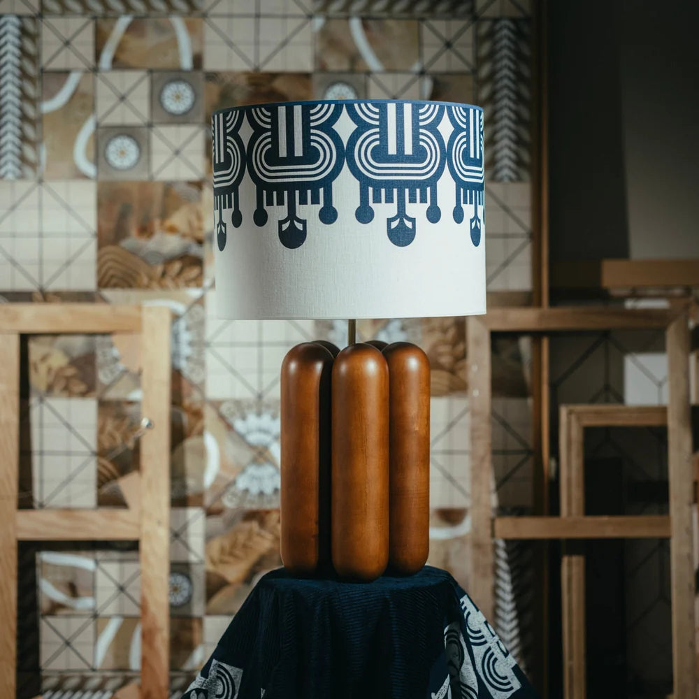 LAMPADA DA TAVOLO ARTIGIANALE IN LEGNO E LINO